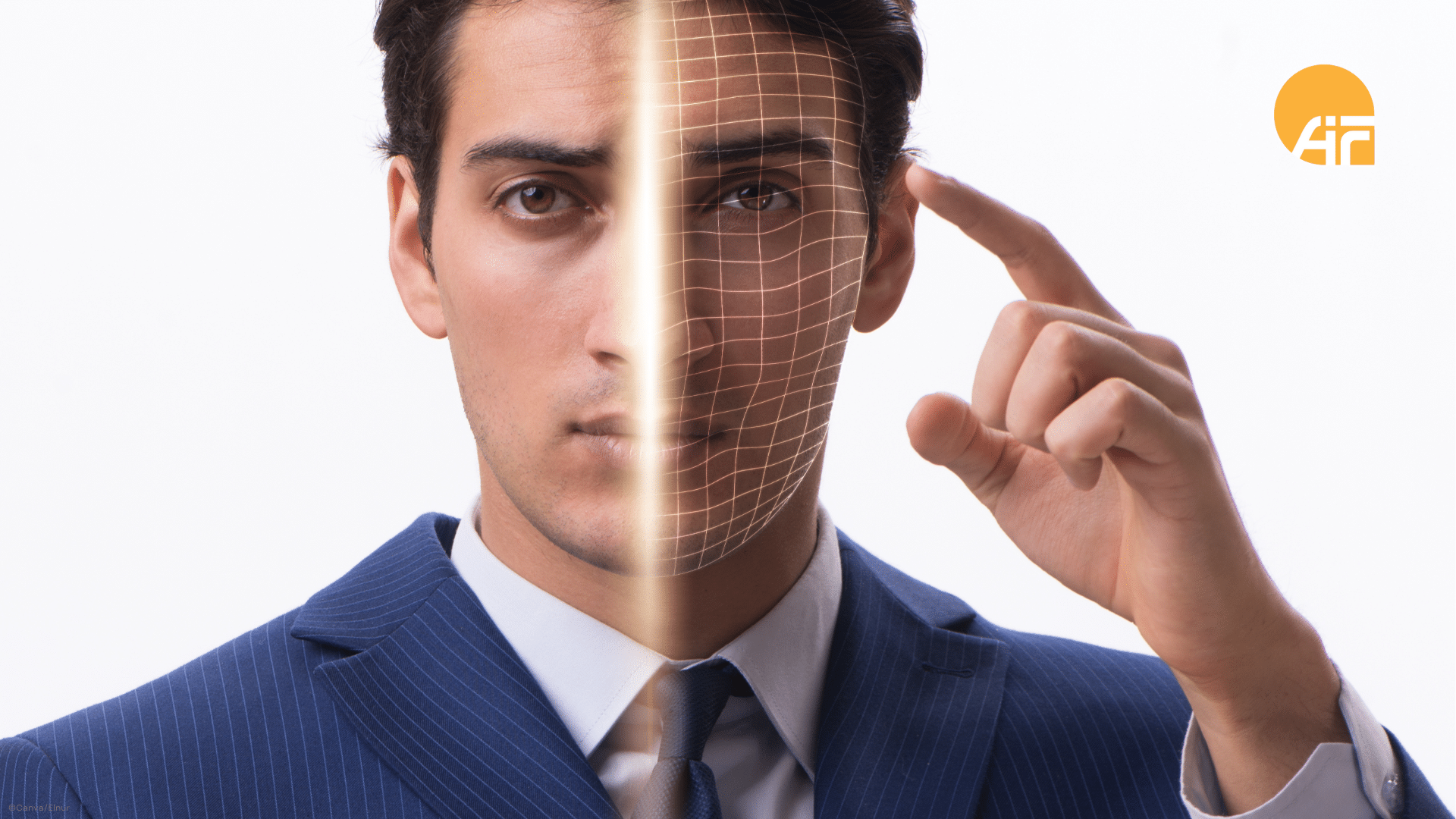 Eine Nahaufnahme eines Mannes, der mit dem Zeigefinder auf seine rechte Stirnseite zeigt.